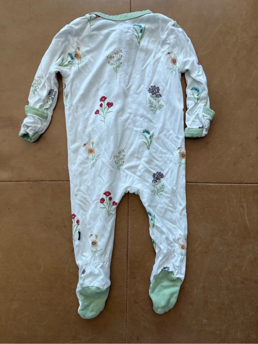 💚$25 FLASH SALE💚Kyte Baby Viscose Bamboo Wildflower Newborn Footie